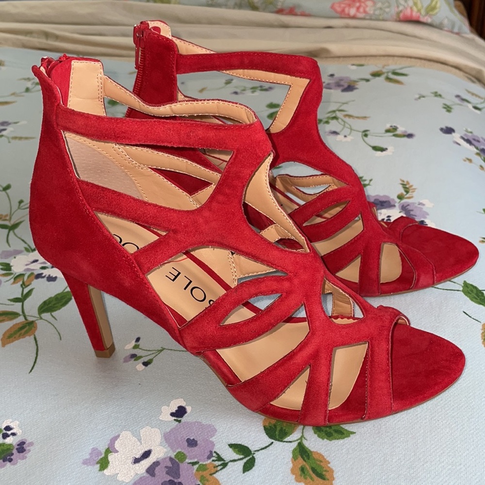 Never worn size 8 Sole Society red heel